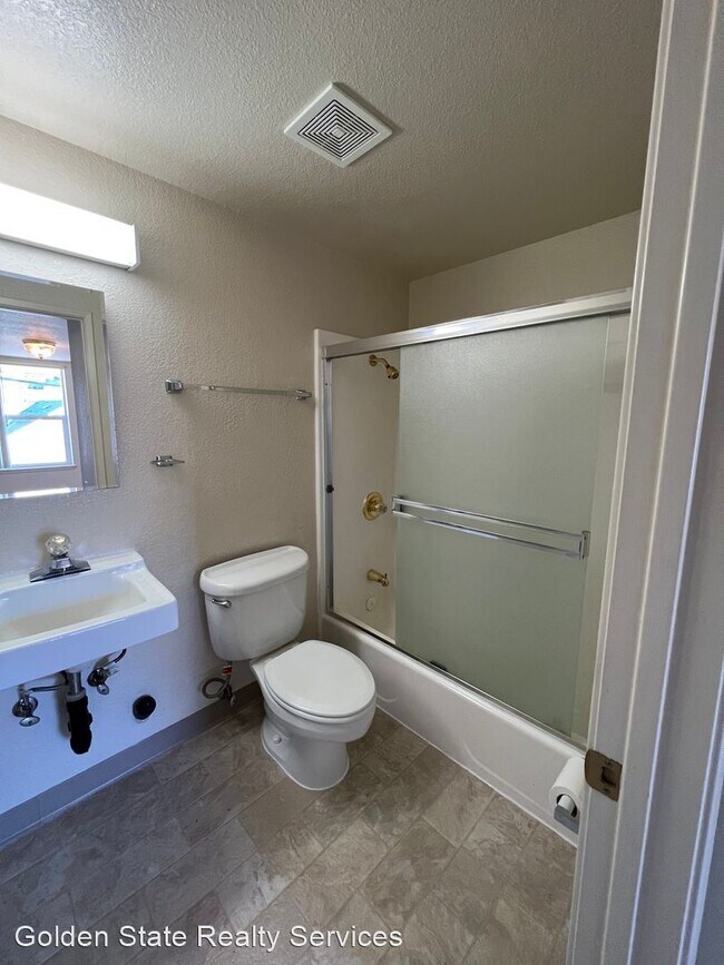 Foto del edificio - 1 br, 1 bath House - 102 Richardson Dr