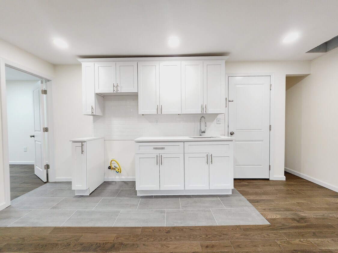83 Oak St 3 - 77 Oak St