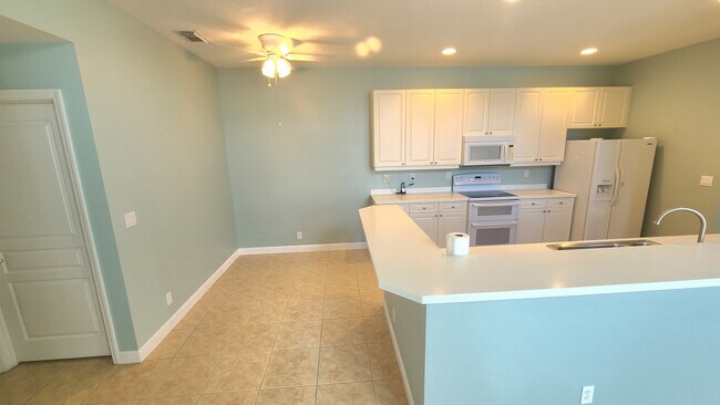 Foto del edificio - 10499 SW West Park Ave