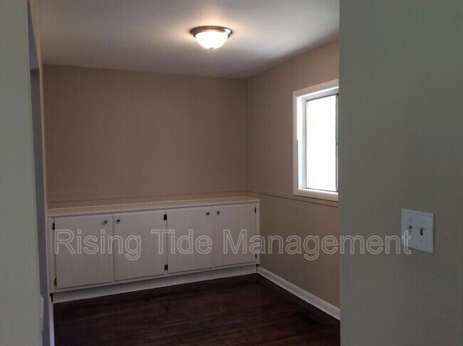 Foto del edificio - 413 Fernbrook Ave