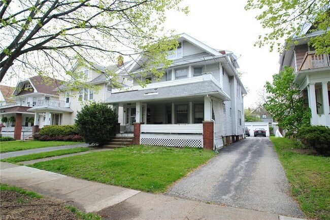 Building Photo - 1305 Hathaway Ave