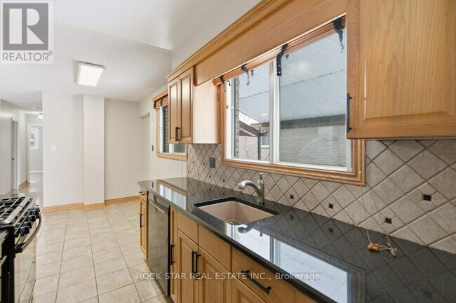 Photo du bâtiment - 115 Elmore Dr