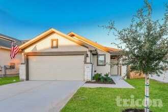 Building Photo - 5300 Saddle Clb Dr