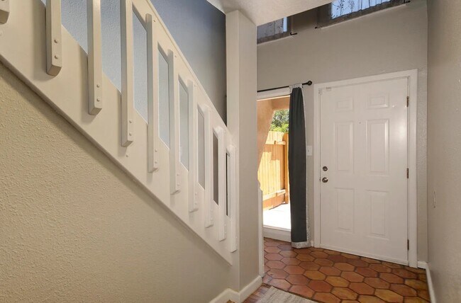 Foto del edificio - 2909 Estrella Brillante St NW