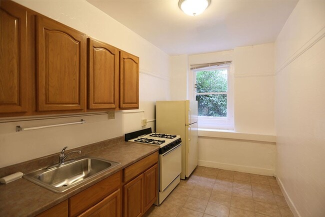 Building Photo - 797 Bush St