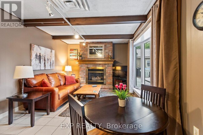Photo du bâtiment - 11538 Longwoods Rd