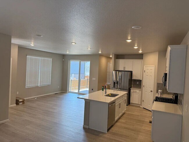 Foto del edificio - 745 N Tempe St