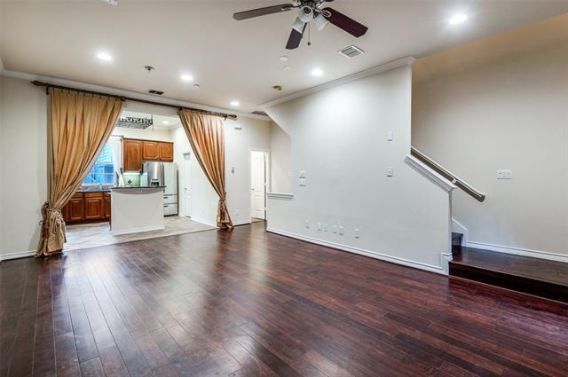 Foto del edificio - 15738 Quorum Dr