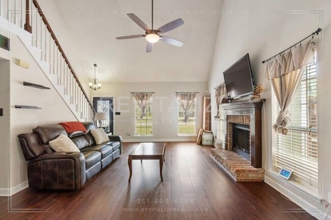 Building Photo - Coming Soon! 3 Bed/2 Bath Home in West Mob...