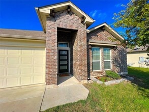 Building Photo - 802 Mitchell Dr