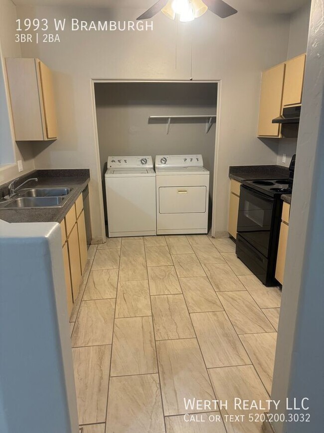 Building Photo - Newly Remodeled 3 bed/2 bath in Enchanted ...