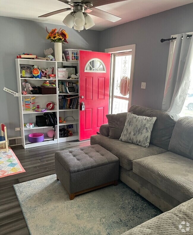 Montclare Gardens Apartments for Rent with Utilities Included Chicago