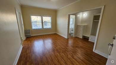 Building Photo - 4530 Normandie Ave
