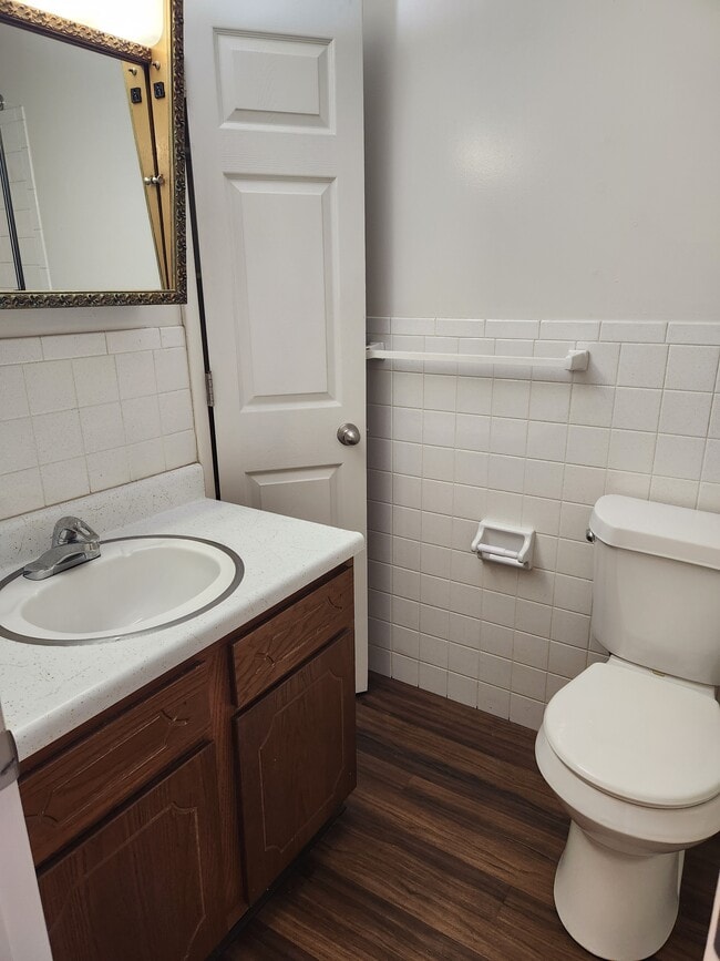 1 Bedroom- Bathroom - Standard - Heritage Ridge Apartments