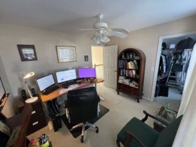 Foto del edificio - Park West with Water View