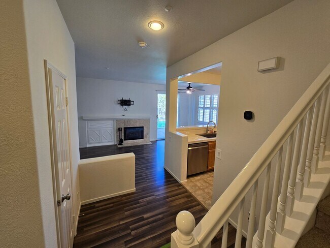 Building Photo - Milano Community : Beautiful 2 Bedroom 2.5...