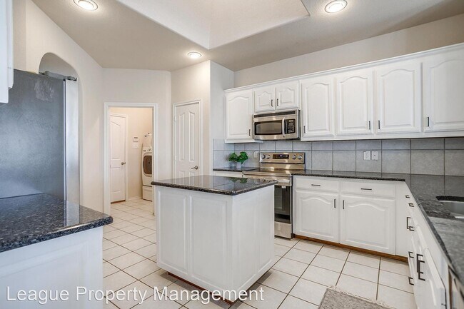Foto del edificio - 3 br, 2 bath House - 2008 Frosted Willow Lane
