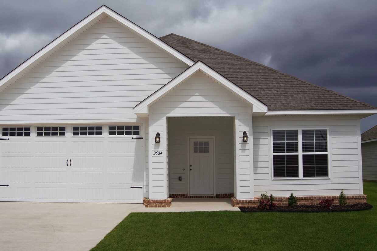 Primary Photo - 3 Bedroom, 2 Bath Home in Valley View- PRE...