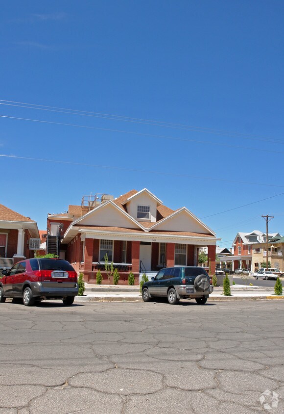 Building Photo - 917 Ochoa St