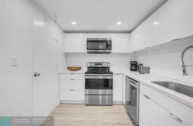 Foto del edificio - 4001S S Ocean Dr