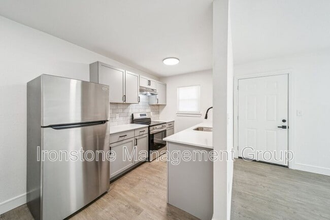 Foto del edificio - 3169 E 49th St