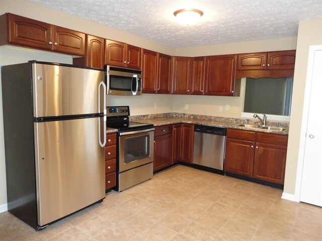 Building Photo - 887 Inland Dr