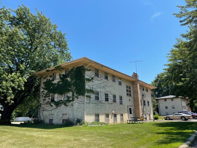 Rear View of Property - 3157 Douglas Dr N