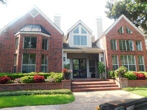 Building Photo - 1330 Old Spanish Trl