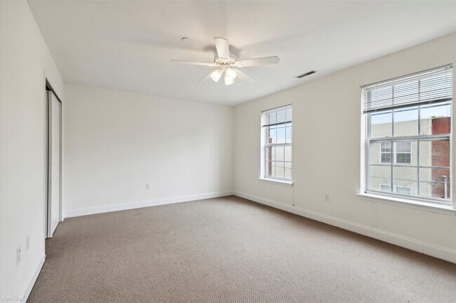 Building Photo - 4 br, 2 bath Duplex - 1838 N 18TH ST Unit 102