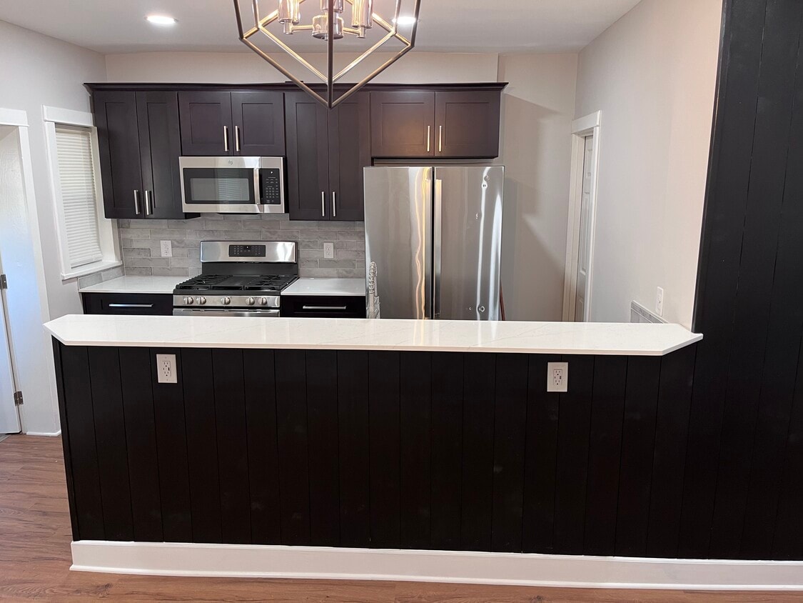 Kitchen - 2325 Penn St
