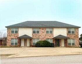 Building Photo - 1905 Monte Carlo Ln