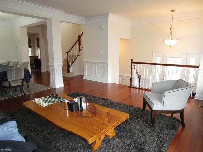 Foto del edificio - 4 br, 2.5 bath Townhome - 4151 Chariot Way