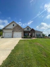 Building Photo - 368 Lakes Dr