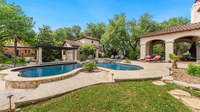 Building Photo - 201 Costa Bella Dr