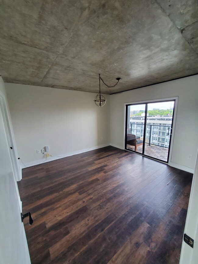 Foto del edificio - 1280 W Peachtree St NW