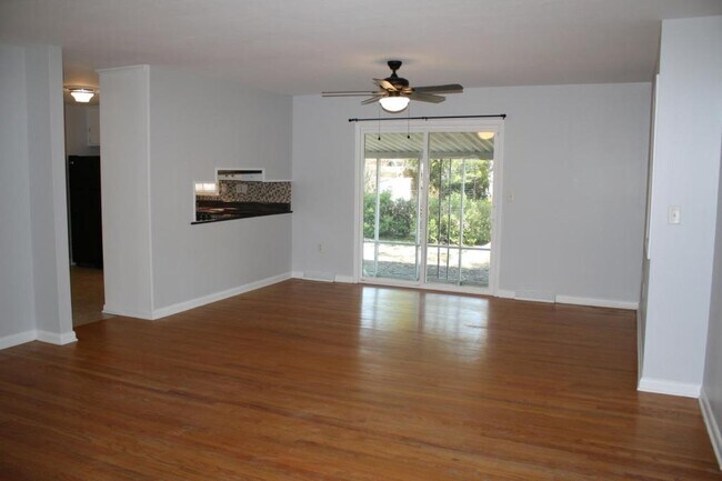 Foto del edificio - 306 Susan Dr