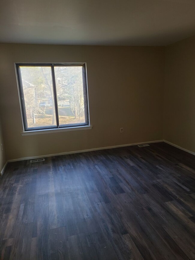 Building Photo - 2 Bedroom Condo  Millbrook Manor Brick NJ