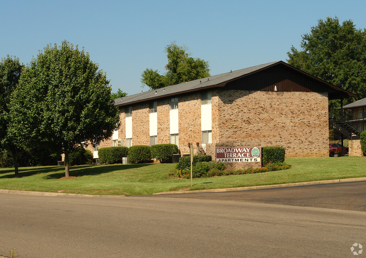 Building Photo - Broadway Terrace Apartments