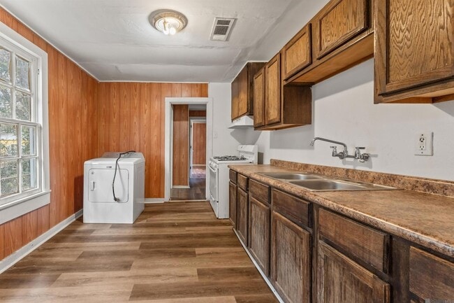 Foto del edificio - 4433 Sherwood St