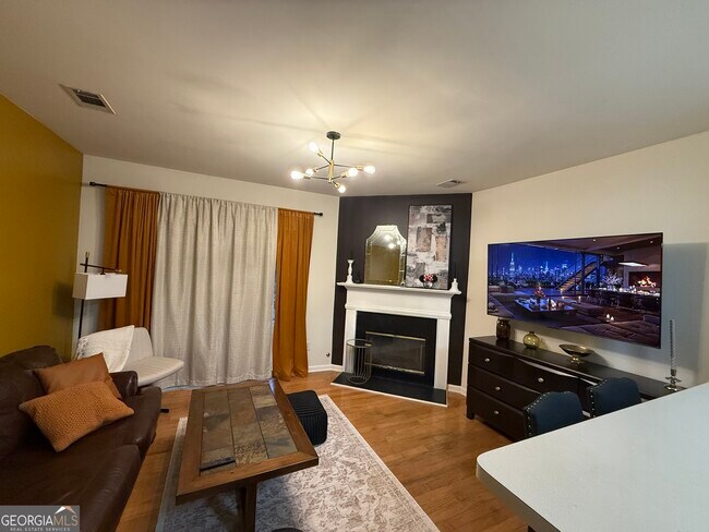 Building Photo - 1487 Cove Creek Cir
