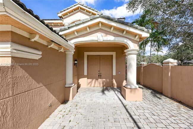 Foto del edificio - 2790 Center Ct Dr