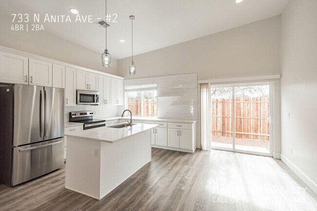 Foto del edificio - 733 N Anita Ave