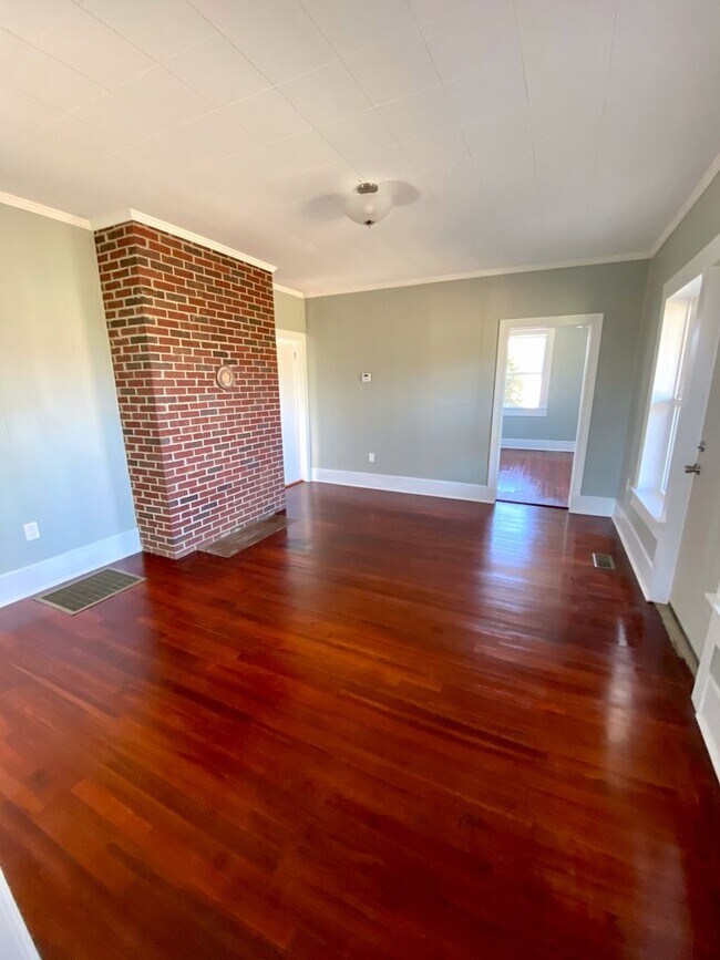 Foto del edificio - 3 bed/ 2 bath house in Seneca
