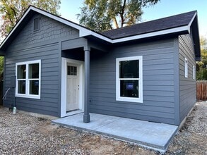 Building Photo - 1713 W Boise Ave