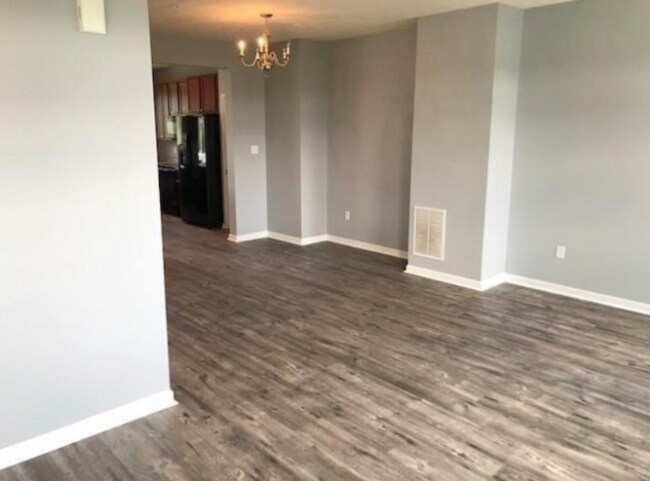Building Photo - 541 Gala Dr