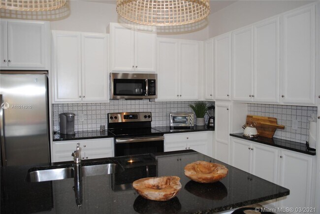 Building Photo - 118 Captiva Dr