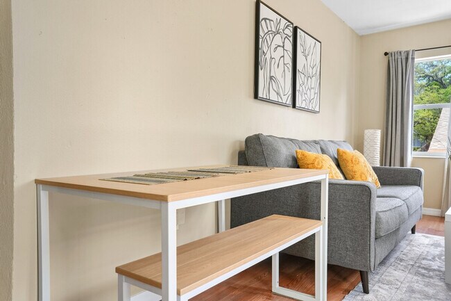 Building Photo - 1022 E 25th Ave