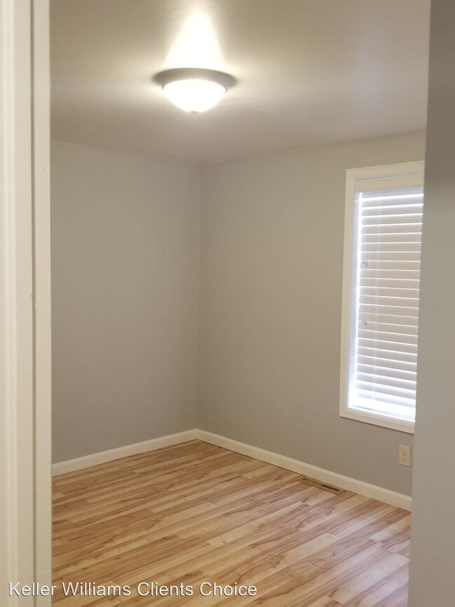 Building Photo - 309 Comanche Village Dr