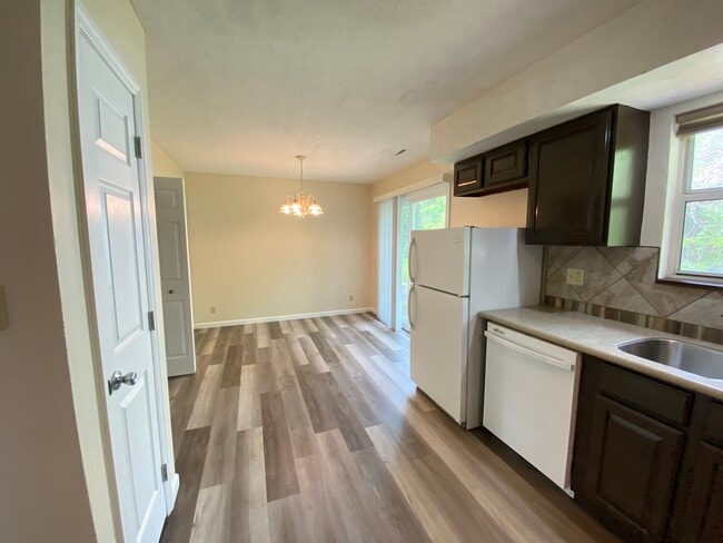 Foto del edificio - 4331 Ludwick Blvd