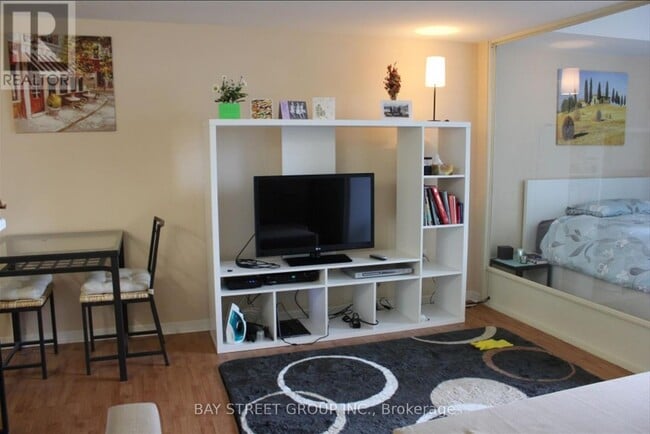 Building Photo - 1001 Bay St.